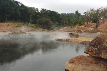 Khám phá suối nước nóng Bang Quảng Bình - món quà thiên nhiên ban tặng