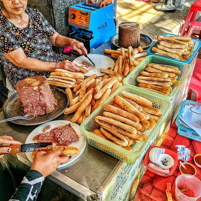 du lịch hải phòng ăn bánh mì que