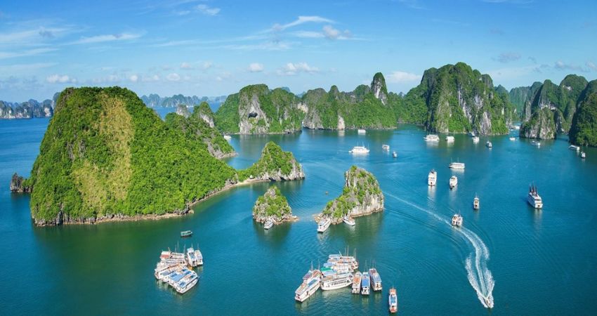 Tour du lịch đường bay Quảng Ninh được du khách trong và ngoài nước yêu thích. Nguồn: Kiến trúc tầm xa.