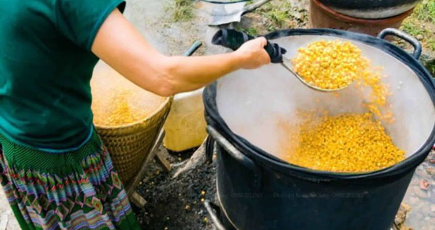 Rượu ngô Hà Giang là đặc sản nổi tiếng  của người H'Mông