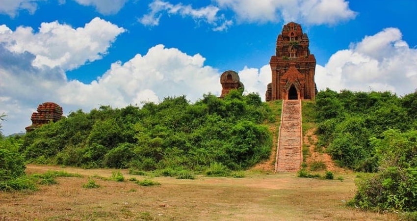 Đừng quên trải nghiệm tháp Yang Prong khi tới Tây Nguyên