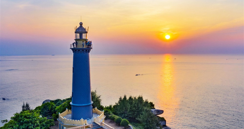 Mũi Điện - nơi đón bình minh đẹp nhất ở Phú Yên. 