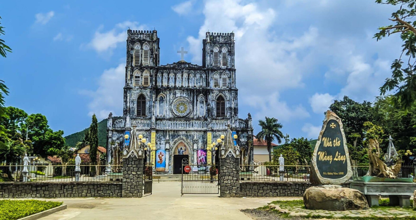 Một trong những nhà thờ lâu đời nhất ở Việt Nam. 