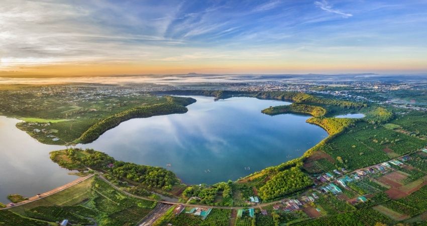 Du khách nên đặt tour du lịch đường bay Gia Lai vào mùa khô. 