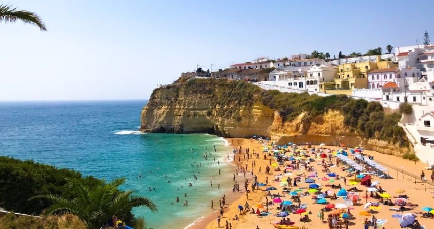 Thiên đường nghỉ dưỡng Algarve vào mùa hè khi đi tour hàng không Bồ Đào Nha