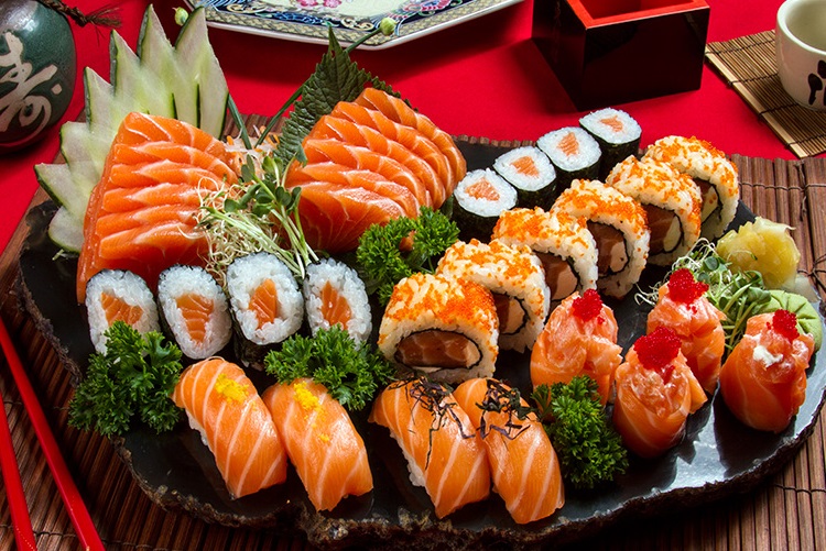 Sushi tươi sống, món ăn truyền thống của Nhật Bản