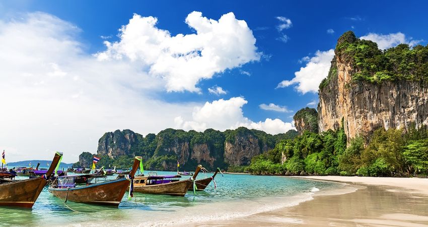 Bãi biển Railay đầy nắng và gió là điểm dừng chân hấp dẫn đầu năm