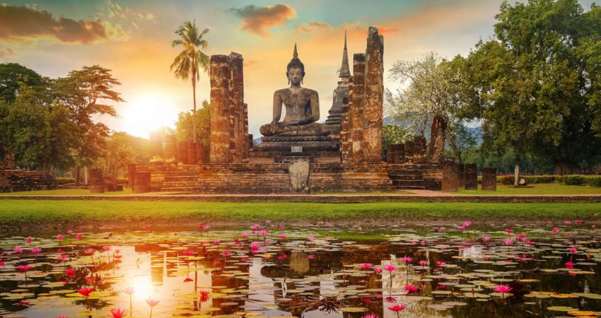 Kiến trúc cổ xưa đầy trang nghiêm tại Sukhothai