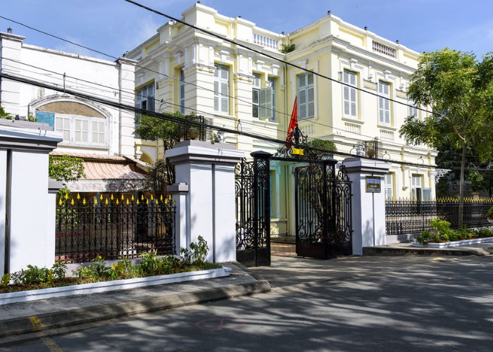 Nhà của Công tử Bạc Liêu là điểm tham quan được nhiều du khách lựa chọn trong tour du lịch miền Tây 4 ngày 3 đêm giá rẻ