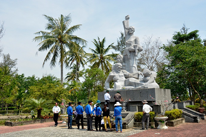 Khu chứng tích Sơn Mỹ