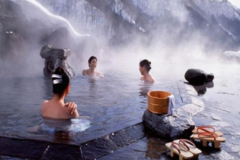 Tắm Onsen truyền thống
