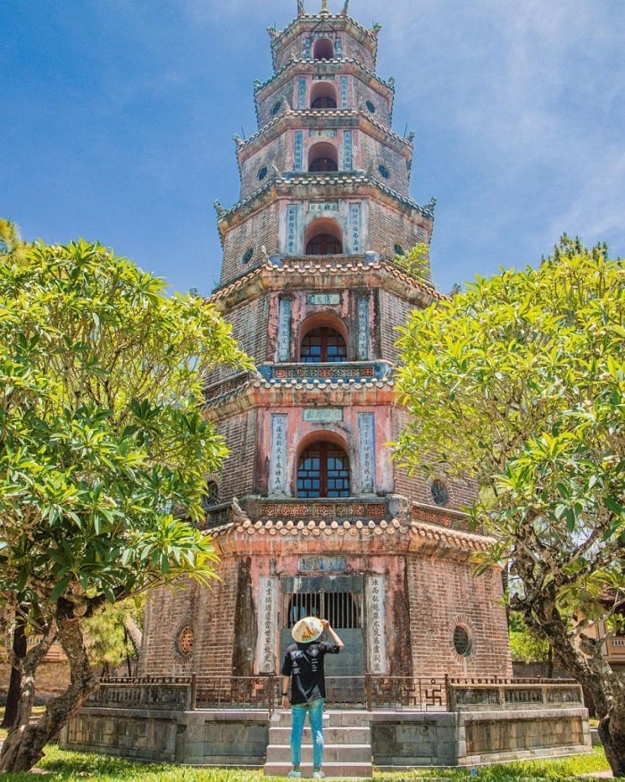 Viếng thăm chùa Thiên Mụ