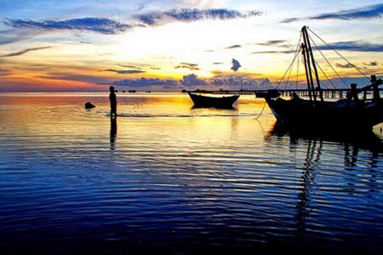 Làng chài cổ Hàm Ninh