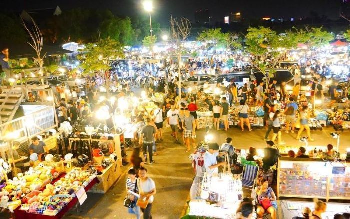 Khám phá chợ đêm đặc sắc khi tới Nha Trang