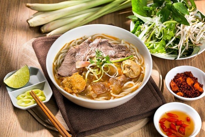 Đặc sản bún bò Huế