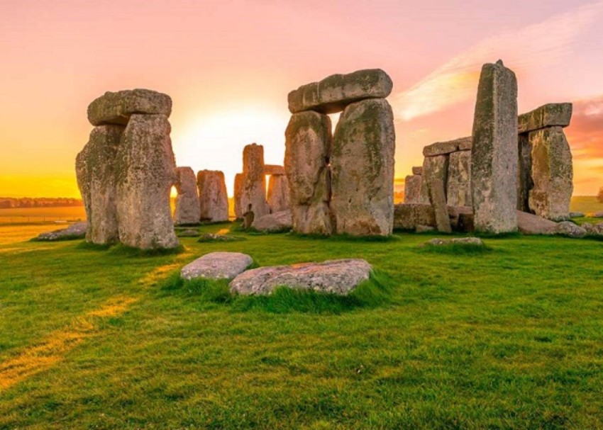 Bãi đá chồng Stonehenge