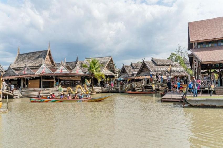 Chợ nổi 4 mùa độc đáo tại Pattaya