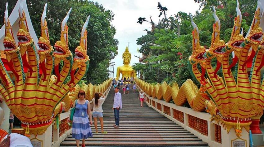 Nét kiến trúc độc đáo ở chùa Wat phra yai