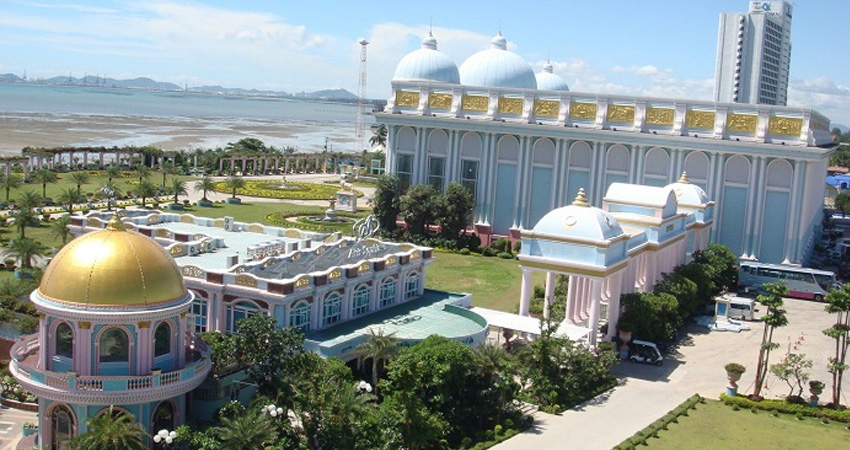Baan Sukhawadee với không gian tráng lệ