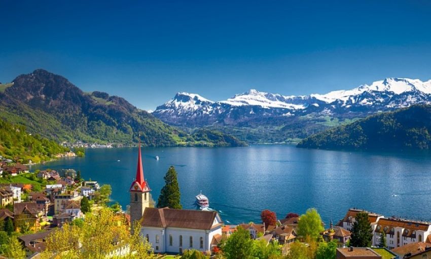 Hồ Lucerne luôn thu hút du khách với vẻ đẹp trữ tình, nên thơ