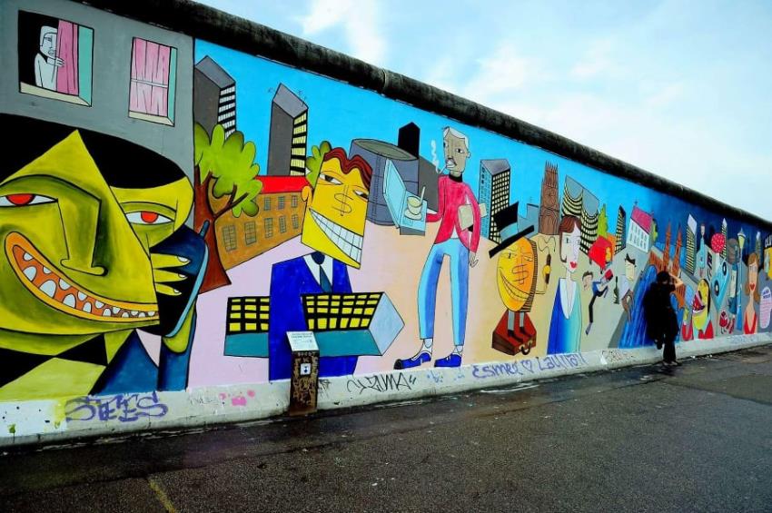 East Side Gallery là bức tường Berlin chứa nhiều giá trị nghệ thuật