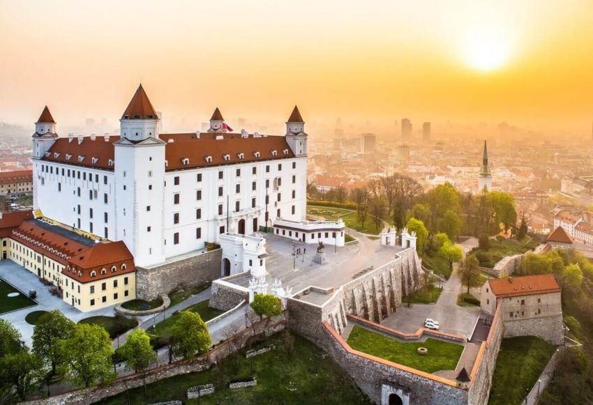 Lâu đài Bratislava mang kiến trúc Baroque ấn tượng