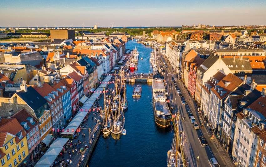 Đi du thuyền trên kênh đào Nyhavn