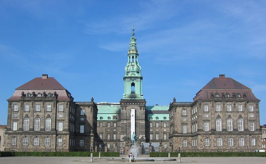 Kiến trúc độc đáo của cung điện hoàng gia Christiansborg Palace 