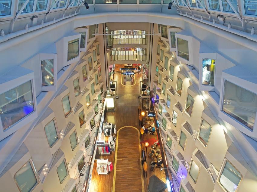 Cuộc sống về đêm ở du thuyền SILJA LINE