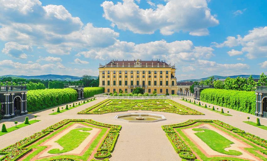 Cung điện Schonbrunn của Hoàng gia Áo xưa cổ