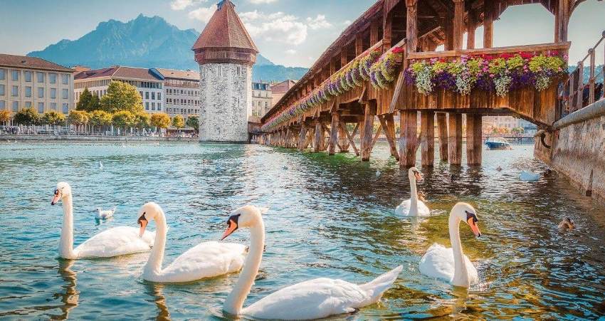 Hồ Lucerne sở hữu nét đẹp nên thơ