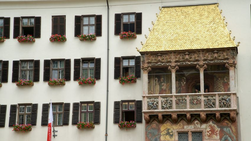 Kiến trúc độc đáo của mái nhà vàng - Golden Roof