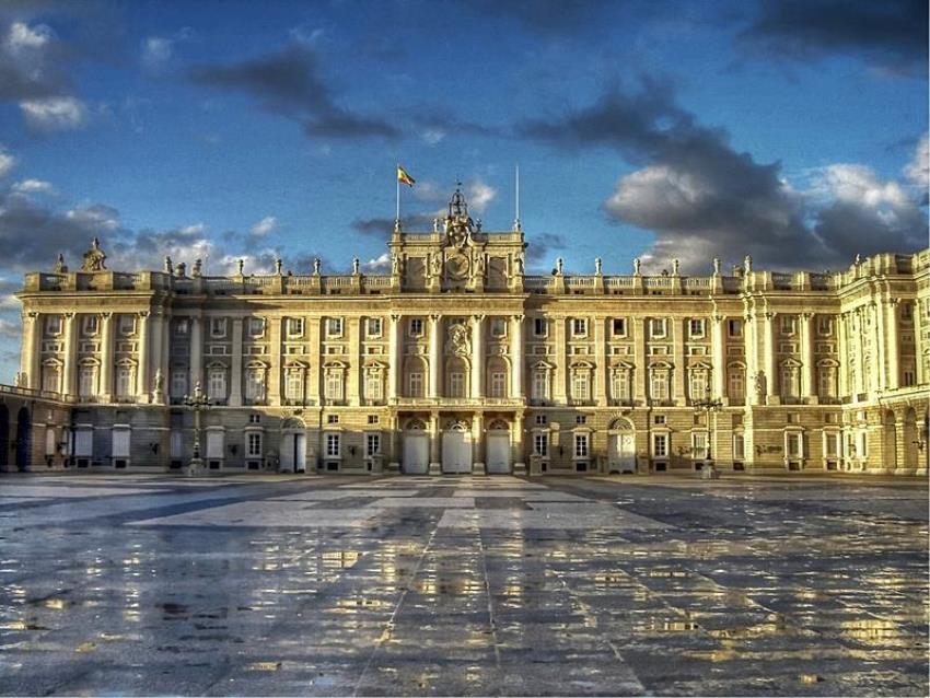 Cung điện Royal Palace, Madrid huy hoàng, tráng lệ bậc nhất tại Châu Âu