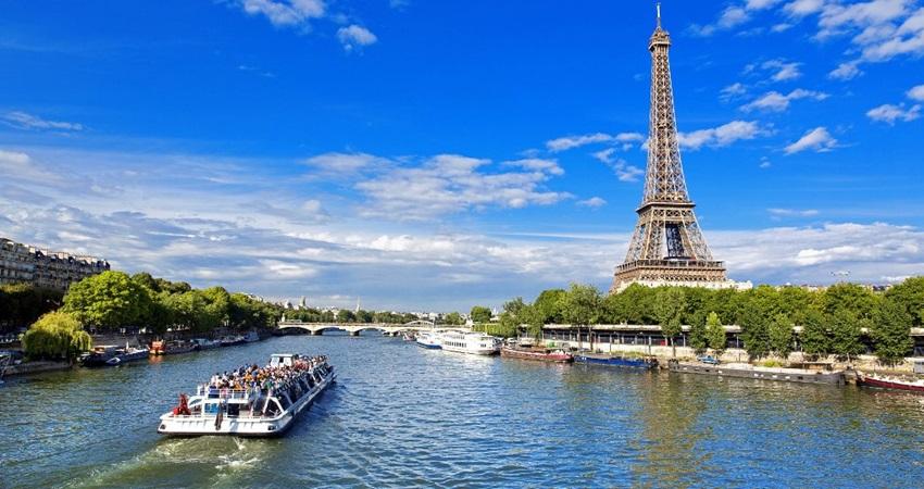 Biểu tượng của kinh đô ánh sáng Paris, Pháp nổi tiếng toàn cầu