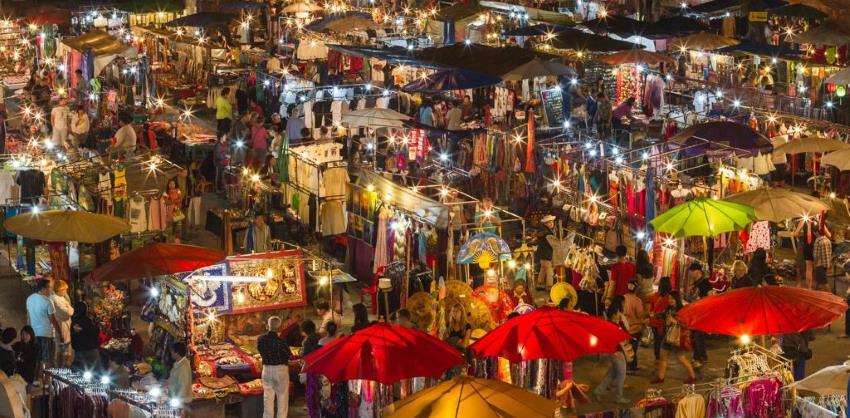 Nhiều lựa chọn mua sắm, ăn uống hấp dẫn khi đến chợ đêm Night Bazaar