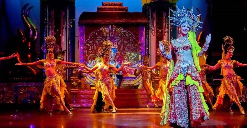 Show Alcazar luôn rất cuốn hút với mọi du khách khi đến Thái Lan