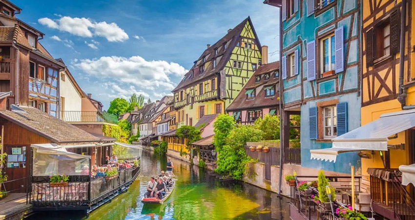 Phố cổ Colmar nằm ở vùng Alsace nước Pháp