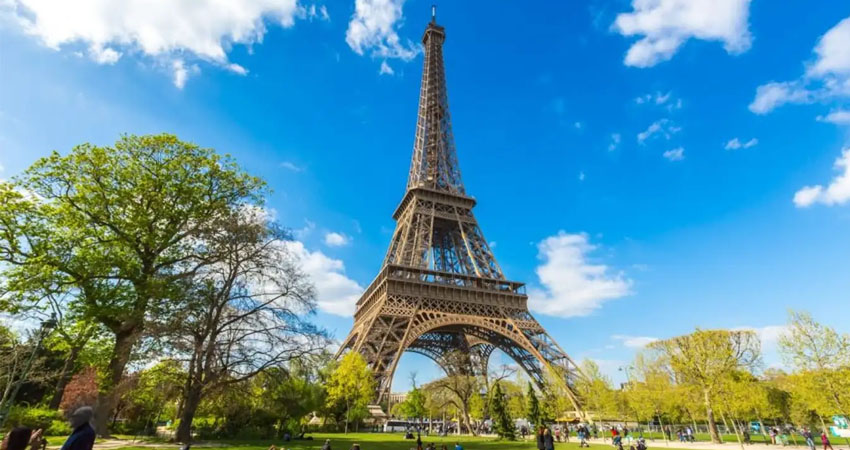 Tháp Eiffel luôn được nhắc đến như một niềm tự hào to lớn của người dân nước Pháp