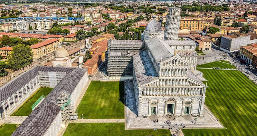 Tháp nghiêng Pisa là một trong những biểu tượng nổi tiếng nhất của nước Ý