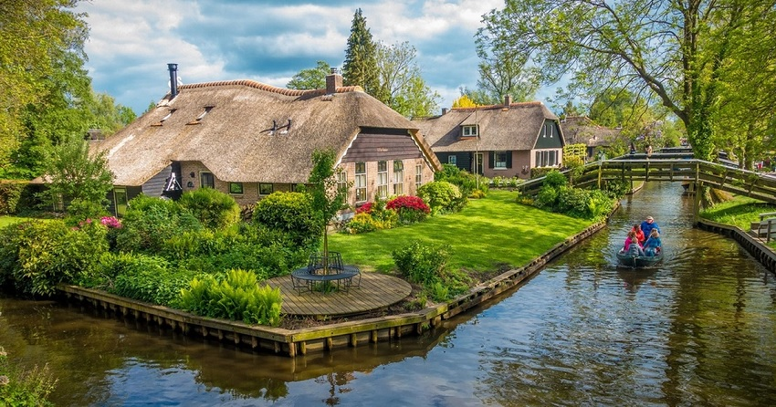 Ngôi làng Giethoorn được ví như thế giới cổ tích mộng mơ