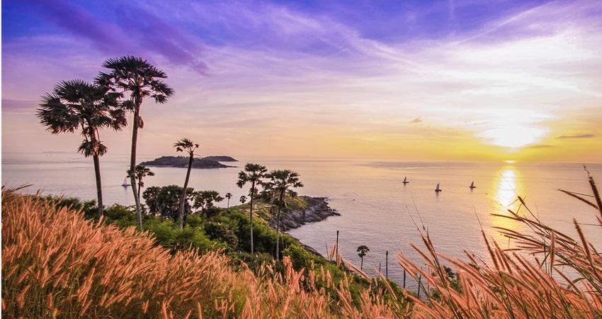 Hoàng hôn trên Mũi Laem Promthep Viewpoint