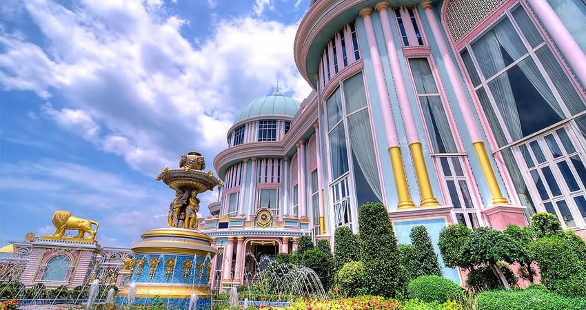 Lâu Đài Tỷ Phú được thiết kế đầy xa hoa