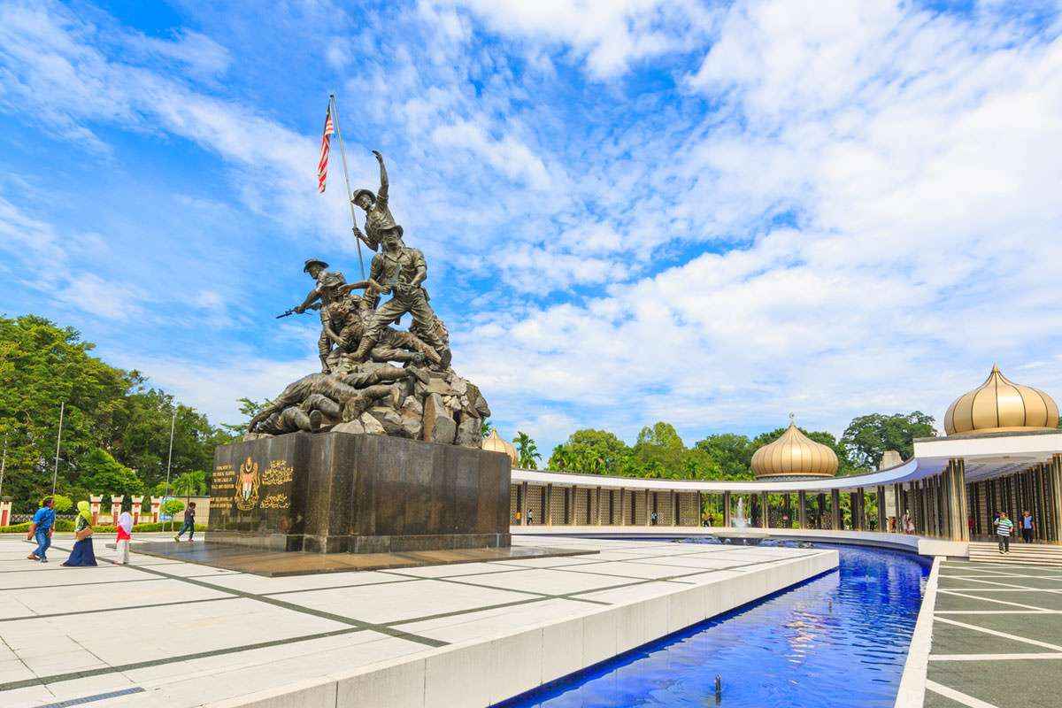 Đài Tưởng Niệm Quốc Gia (National Monument)
