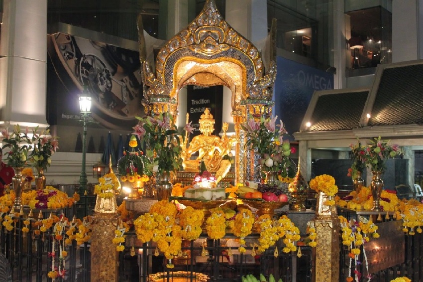 Đền  Erawan - Địa điểm tâm linh cực kỳ nổi tiếng tại Bangkok