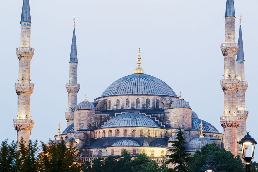 Thánh đường Blue Mosque với kiến trúc Hồi Giáo độc đáo