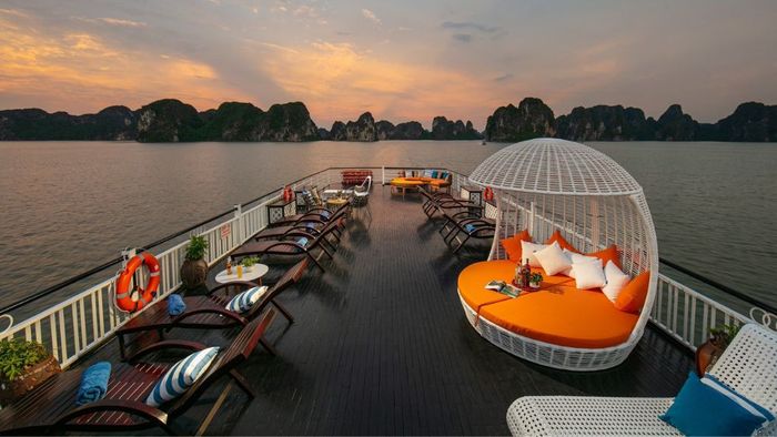 Du thuyền La Regina 1 ngày 2
