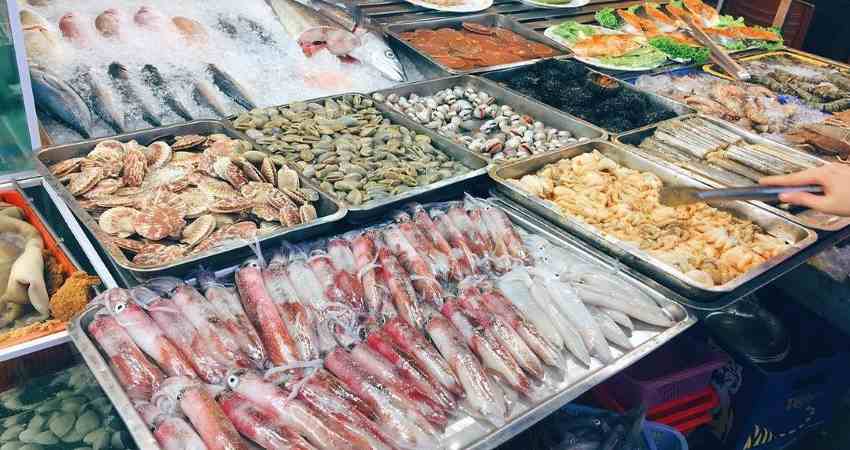 Mua sắm đặc sản tươi ngon tại chợ Đông Dương – Phú Quốc
