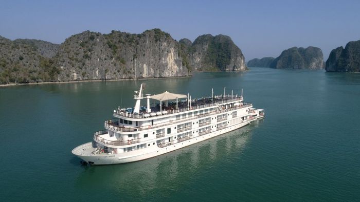Du thuyền Paradise Grand Cruises Hạ Long