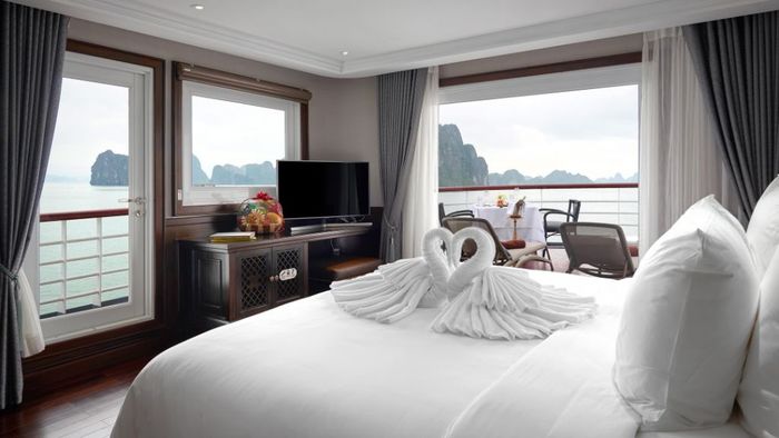 Phòng captain' view trên du thuyền Paradise Grand