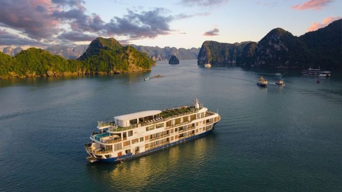 Du thuyền Mon Cheri Hạ Long 5 sao